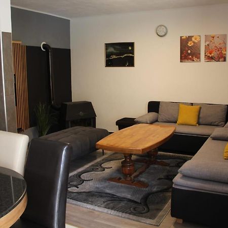 Apartman Lilium Книн Екстер'єр фото