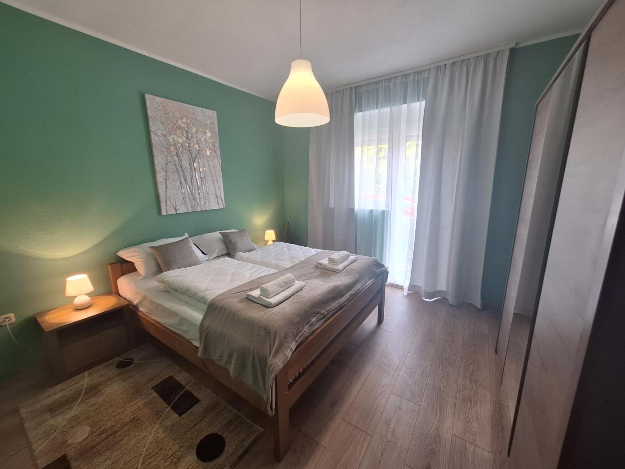 Apartman Lilium Книн Екстер'єр фото