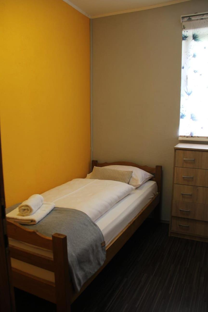 Apartman Lilium Книн Екстер'єр фото