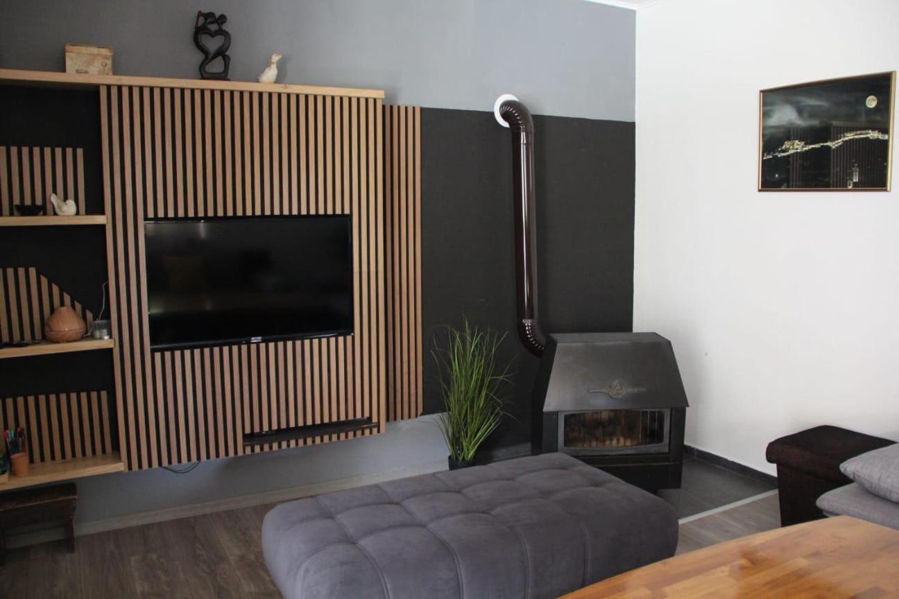 Apartman Lilium Книн Екстер'єр фото